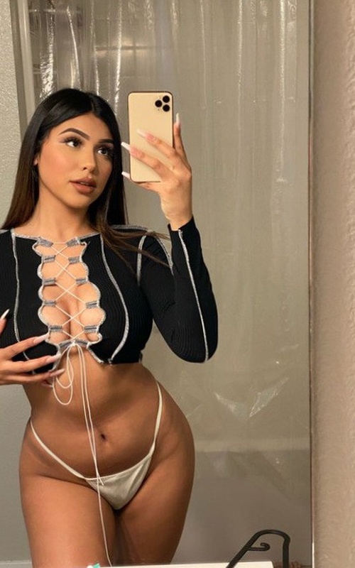 Emilia Sedotta la tua dolce compagnia per momenti indimenticabili