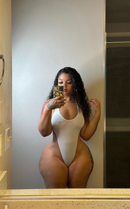 Angela Sensuale la Compagna Perfetta per i Tuoi Desideri